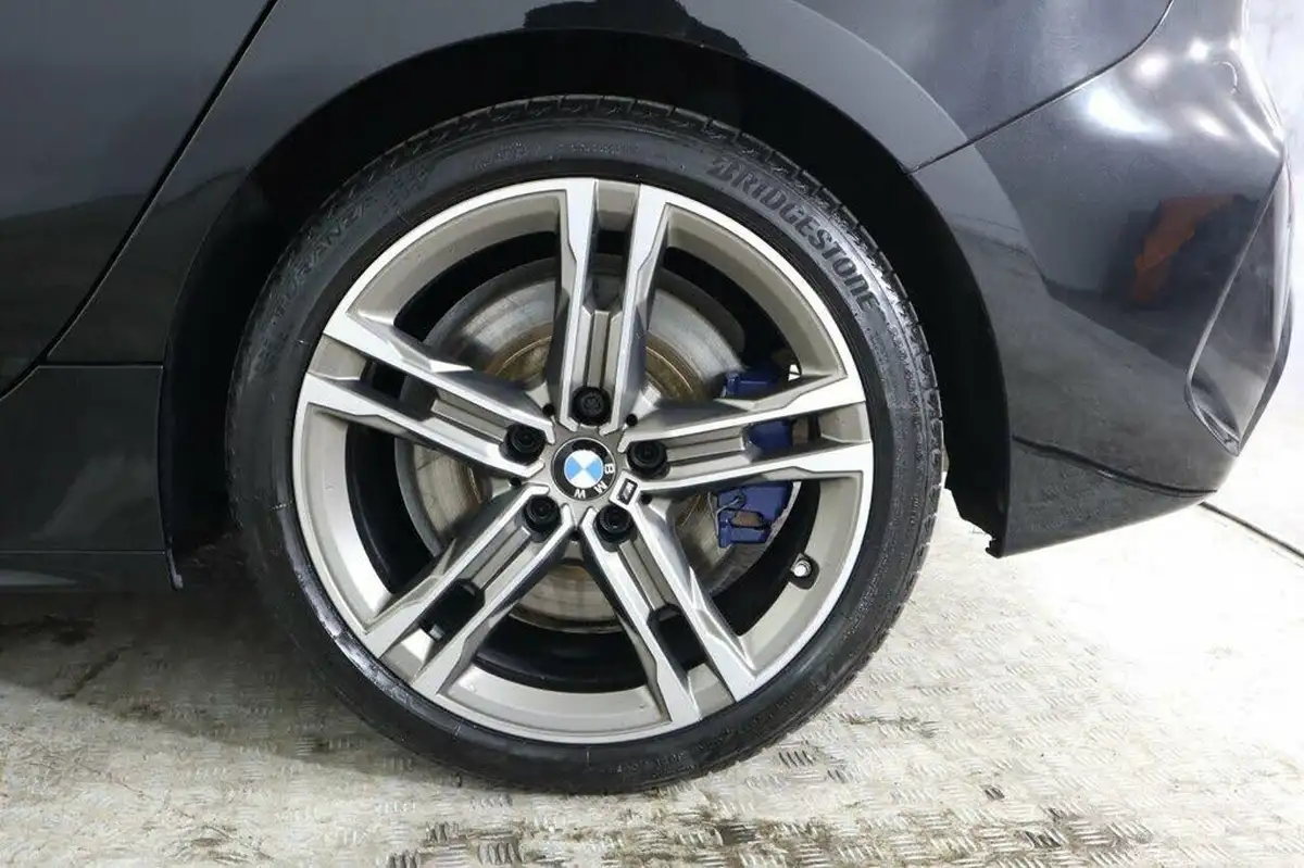 2022-bmw-1-series-20-m135i-xdrive-big-17