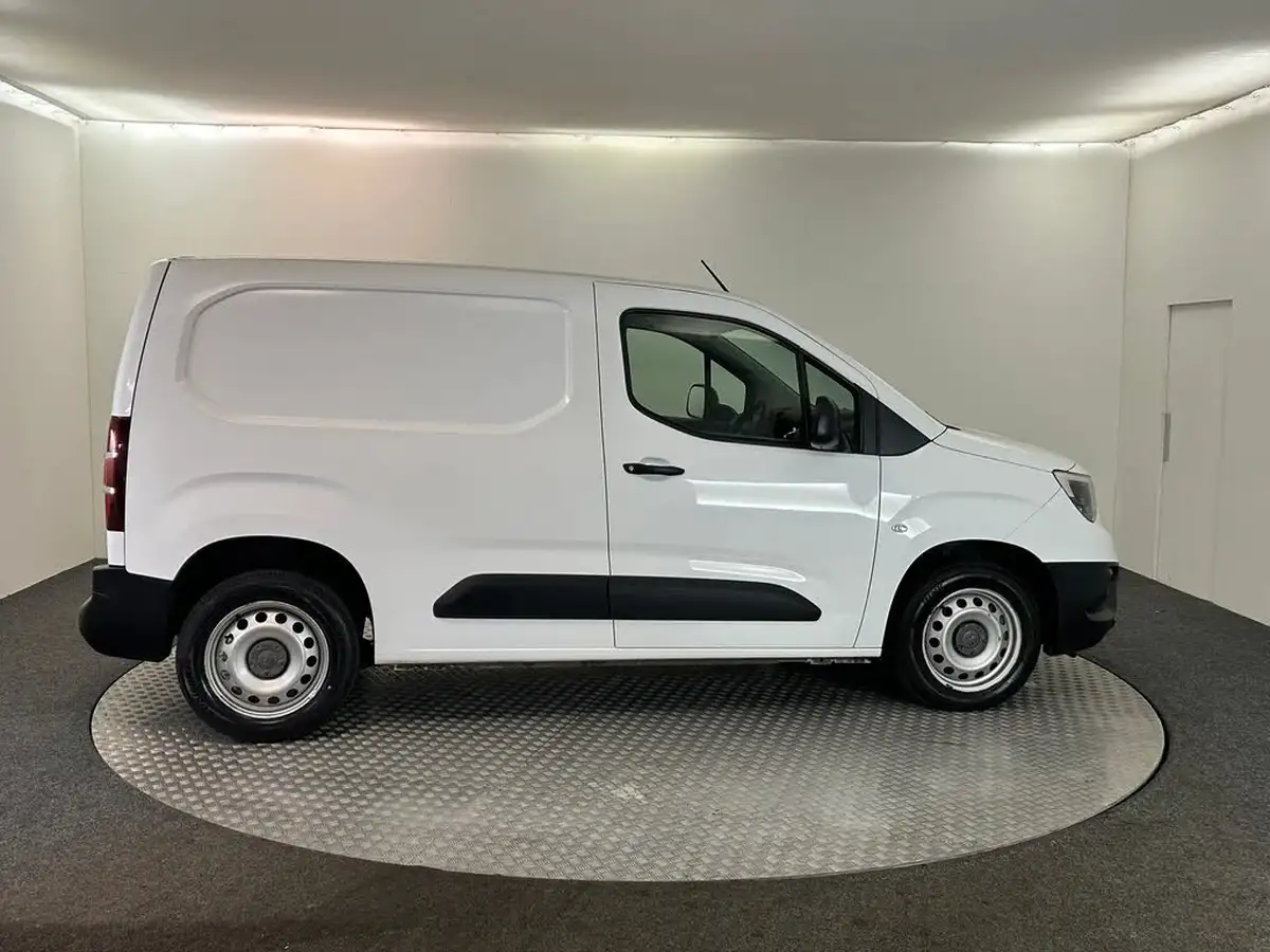 2021-vauxhall-combo-15cdti-dynamic-2300-100pseu6dt-l1h1-panel-big-3