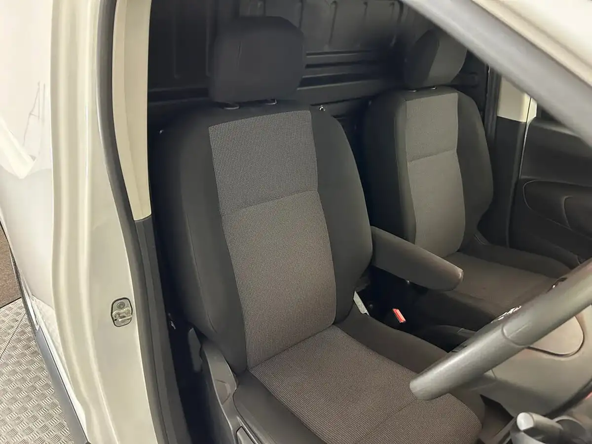 2021-vauxhall-combo-15cdti-dynamic-2300-100pseu6dt-l1h1-panel-big-31