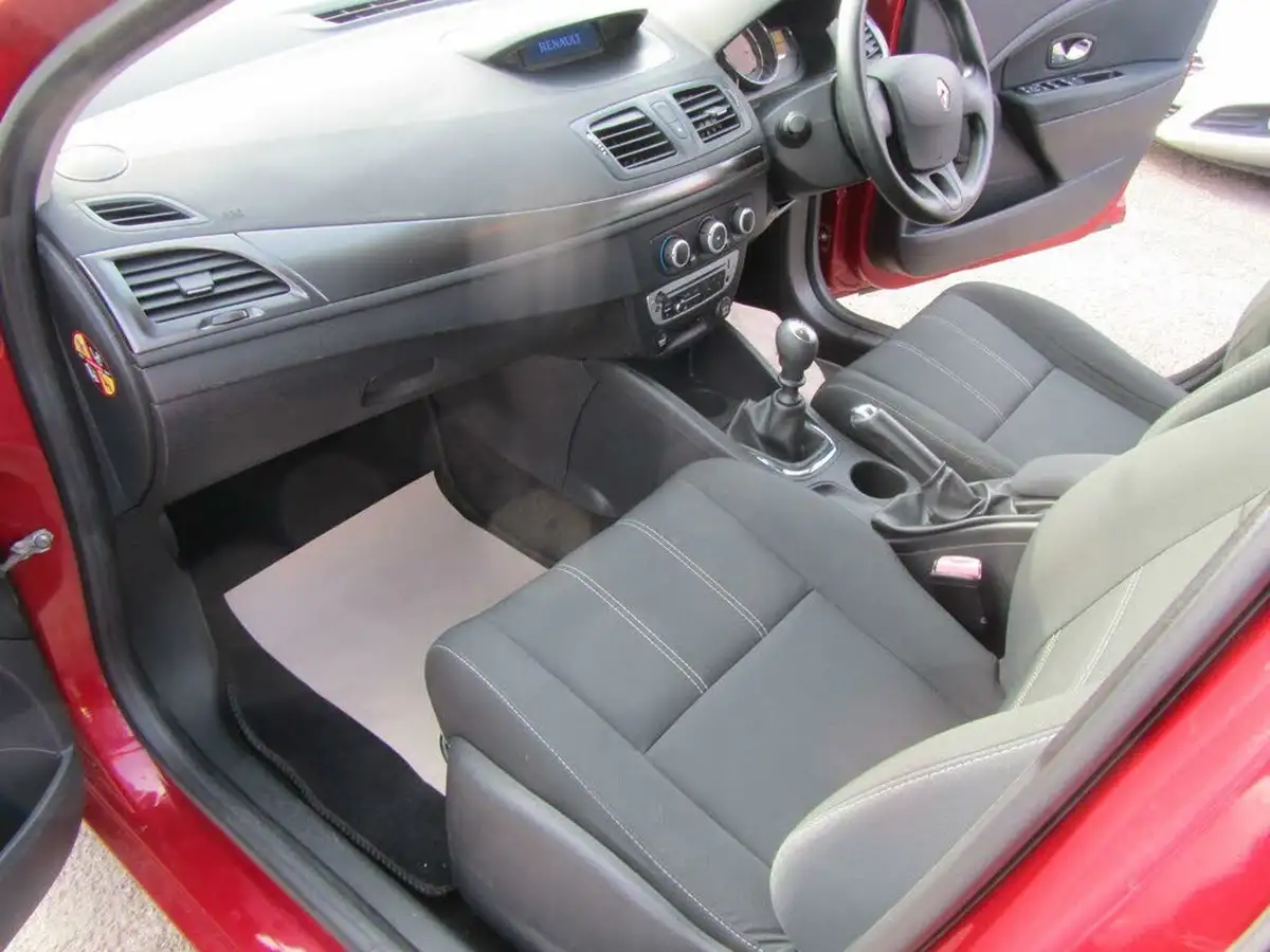 2013-renault-megane-15dci-knight-edition-hatchback-5d-big-9