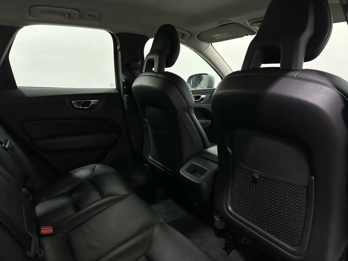 2017-volvo-xc60-20td-d4-momentum-pro-geartronic-big-40