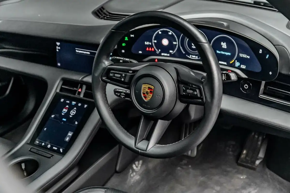 2021-porsche-taycan-e-base-476ps-performance-battery-plus-big-22