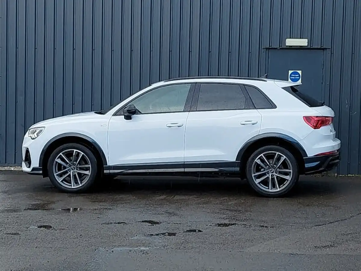 2021-audi-q3-15-35-tfsi-black-edition-codcomfort-sound-pack-sportback-big-3