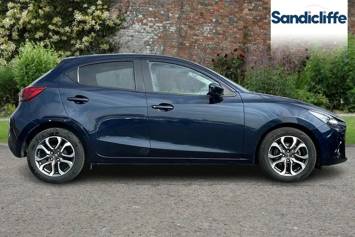 2015-mazda-mazda2-15-sport-nav-90ps-big-2
