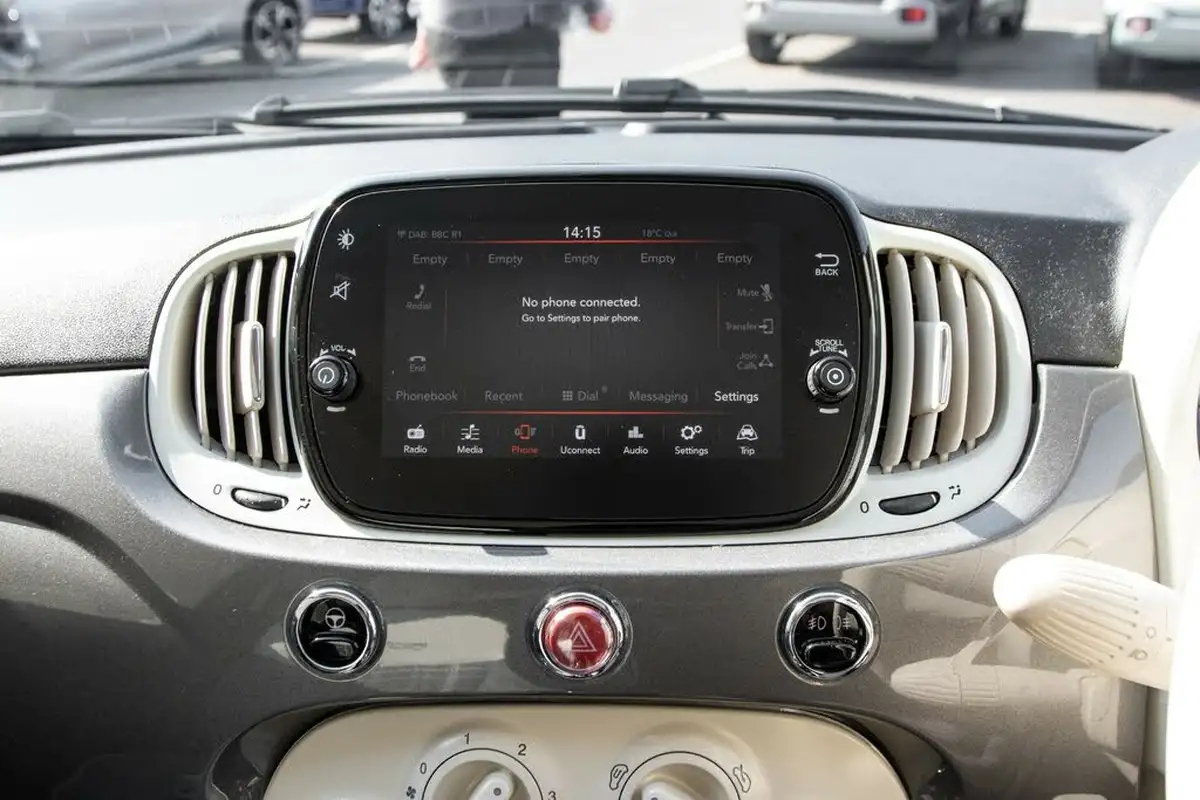 2019-fiat-500-12-lounge-big-23