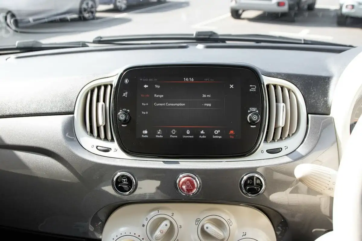 2019-fiat-500-12-lounge-big-27