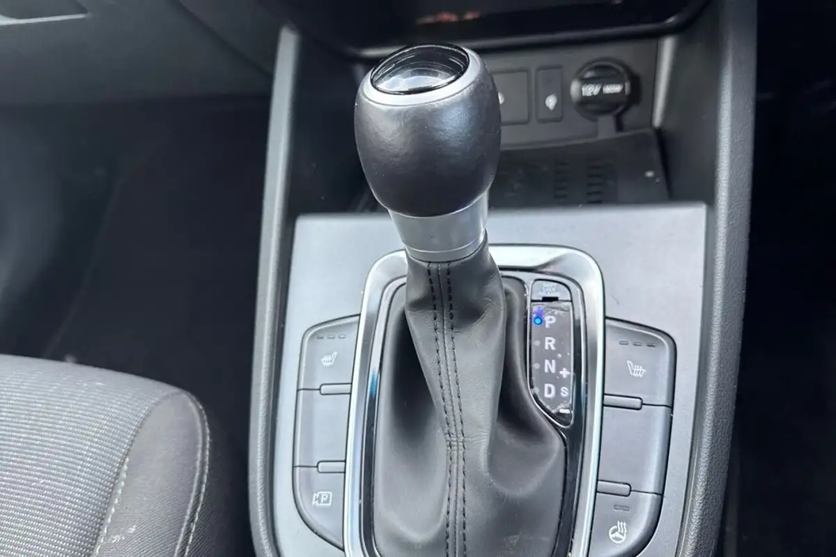 2022-hyundai-kona-16-gdi-premium-big-18