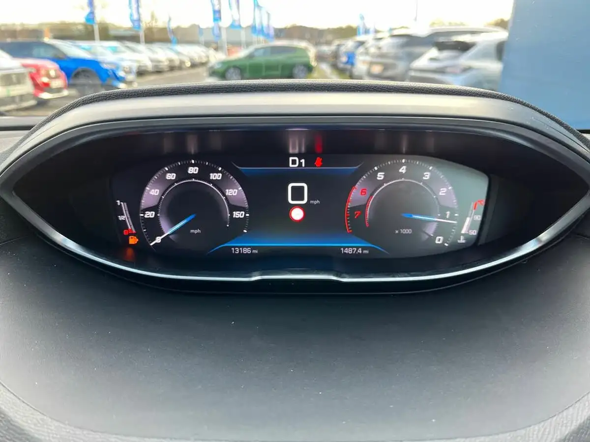 2022-peugeot-3008-suv-12-puretech-gt-eat8-big-26
