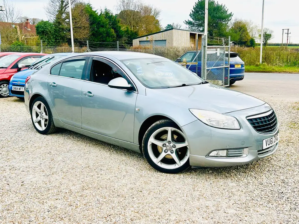 2011-vauxhall-insignia-20td-sri-vx-line-20cdti-16v-160ps-hatchback-5d-1956cc-auto-big-0