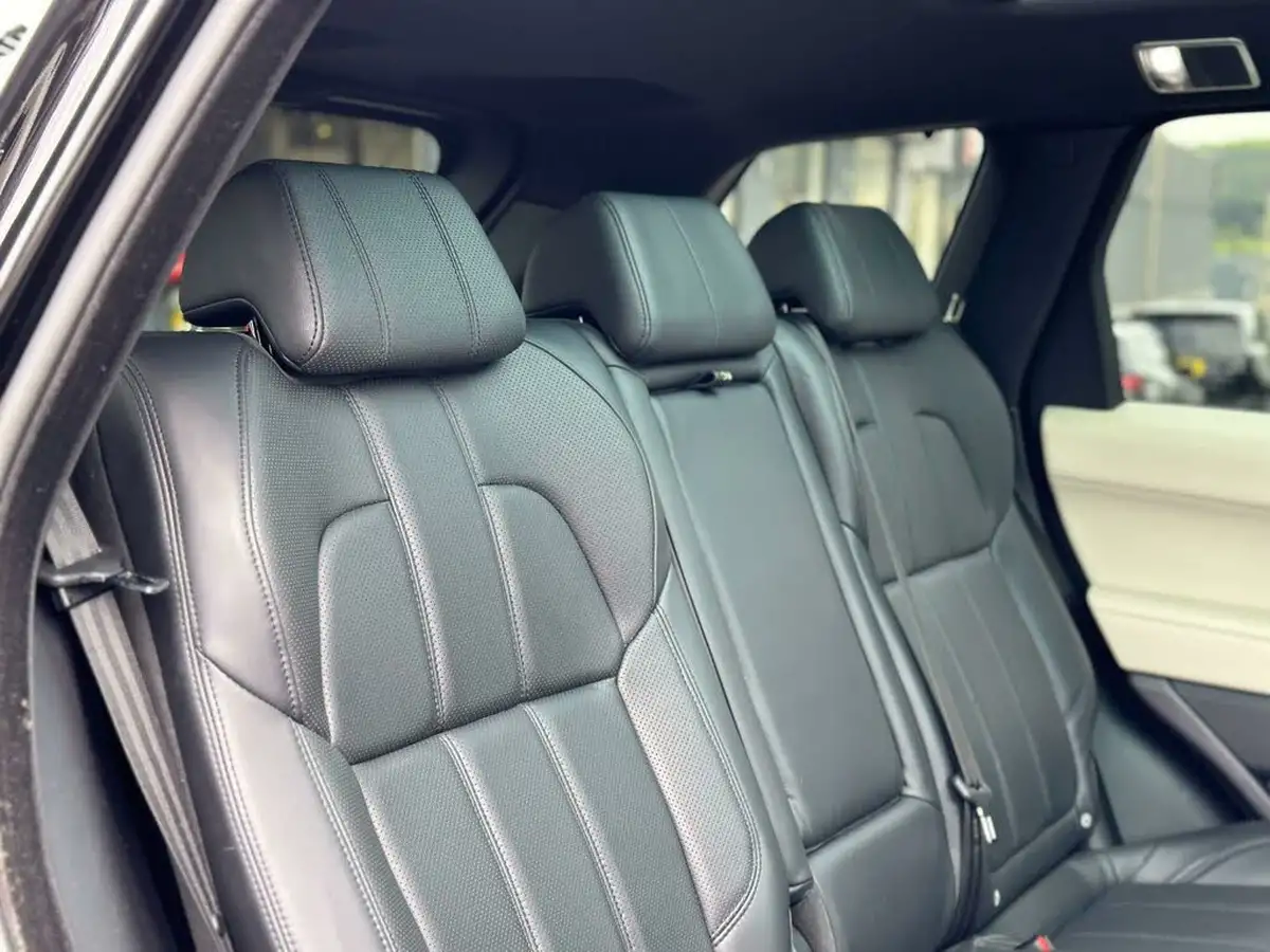 2017-land-rover-range-rover-sport-30-sd-v6-hse-306ps-big-28