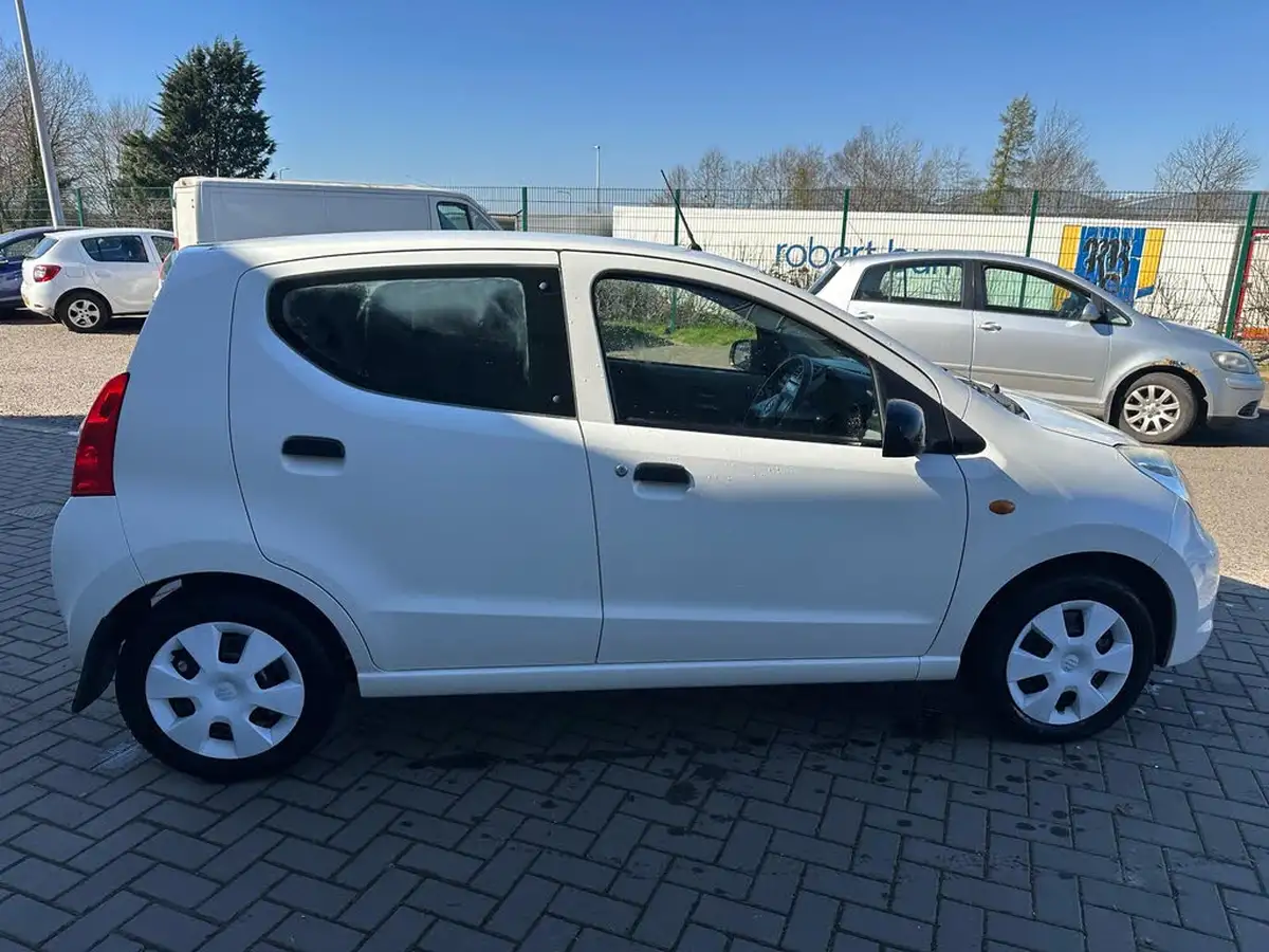 2012-suzuki-alto-10-sz2-big-6