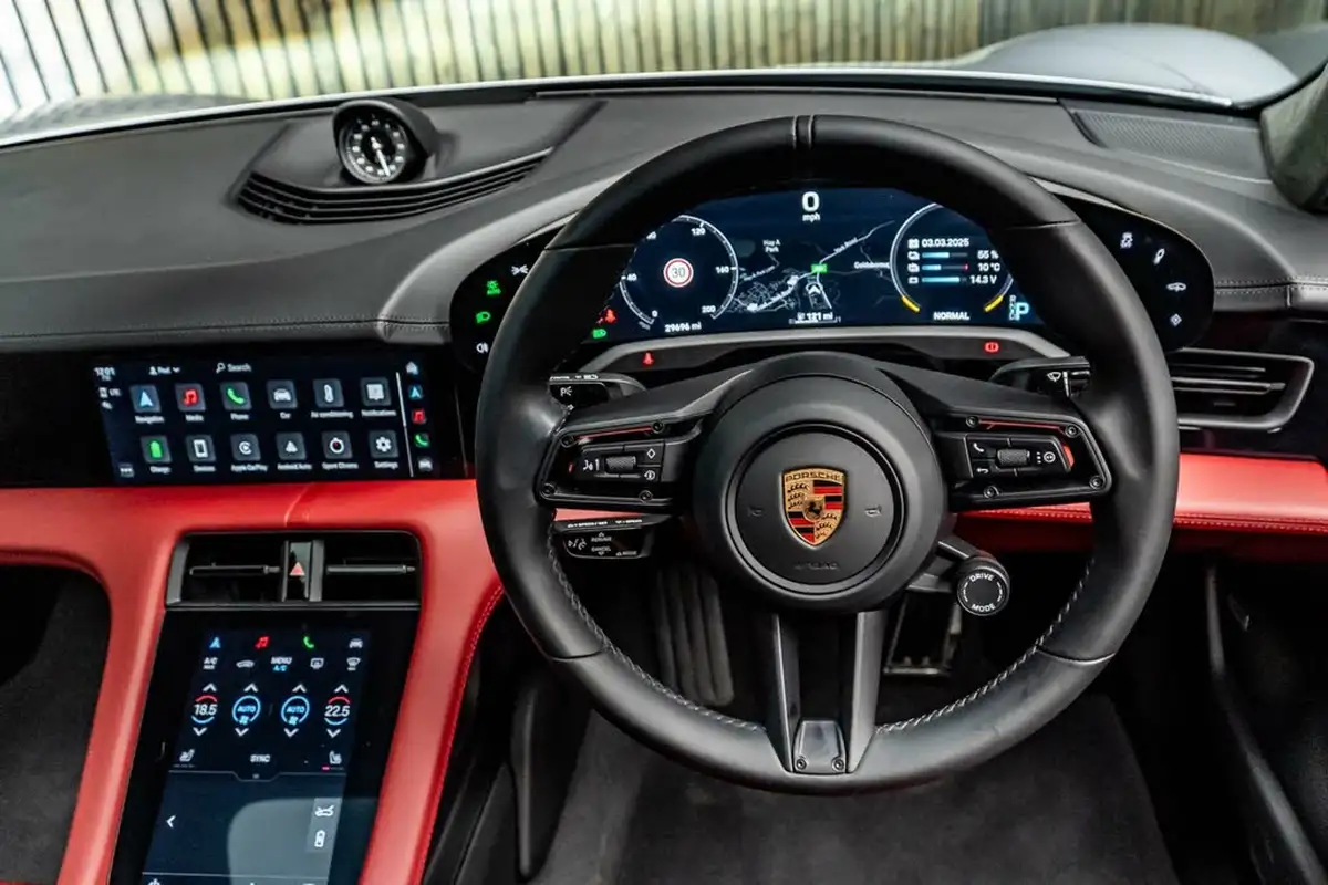2022-porsche-taycan-e-turbo-big-24