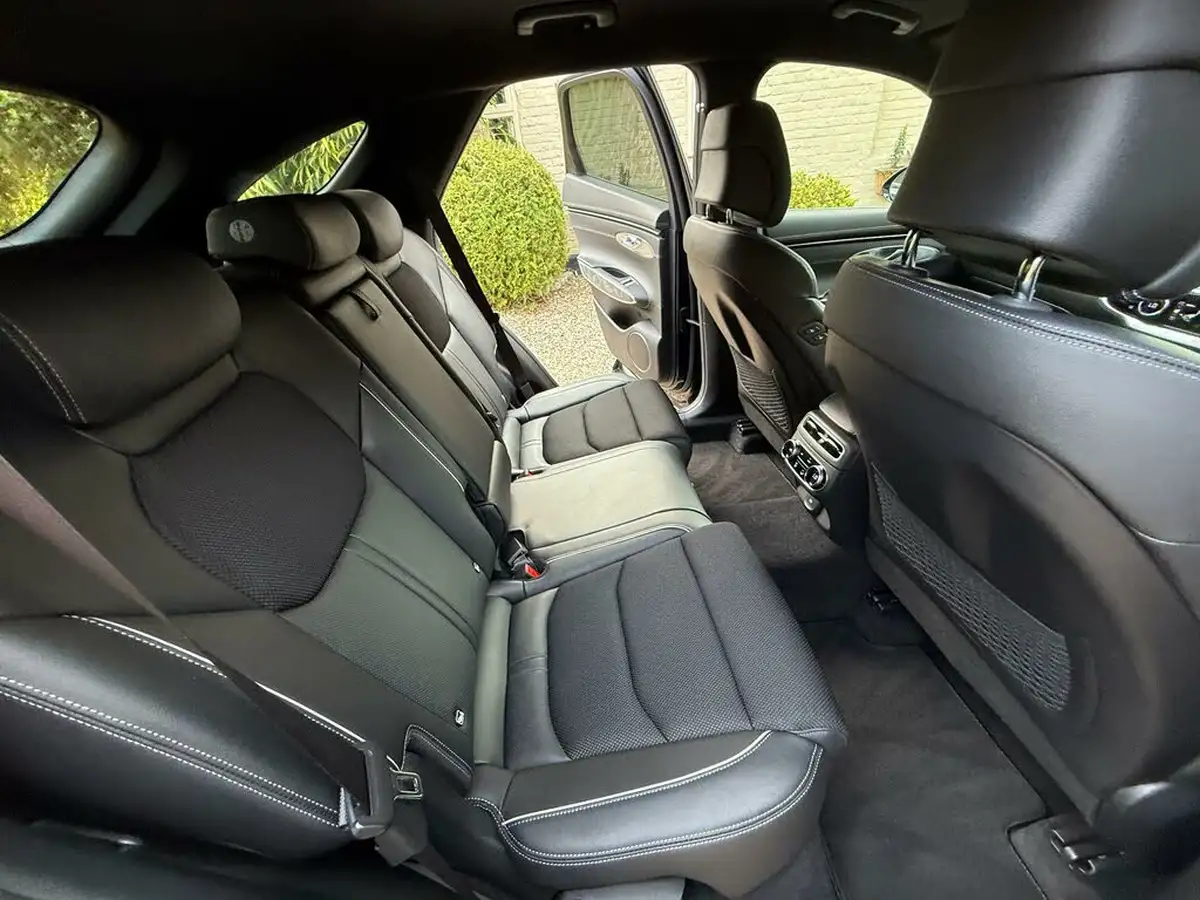 2022-genesis-gv70-22-d-sport-line-210ps-big-16