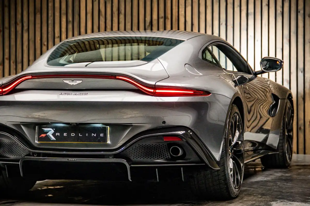 2018-aston-martin-vantage-40-v8-vantage-big-20