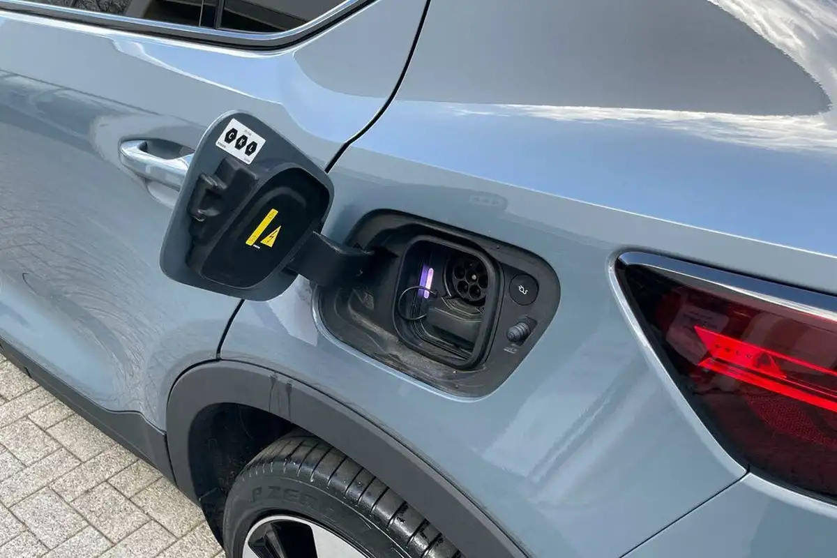 2022-volvo-c40-e-twin-recharge-pro-big-17