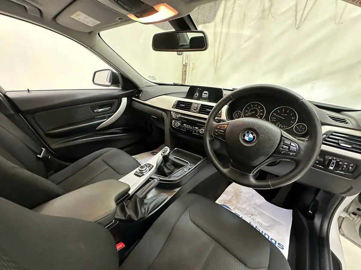 2016-bmw-3-series-15-318i-se-saloon-4d-big-12