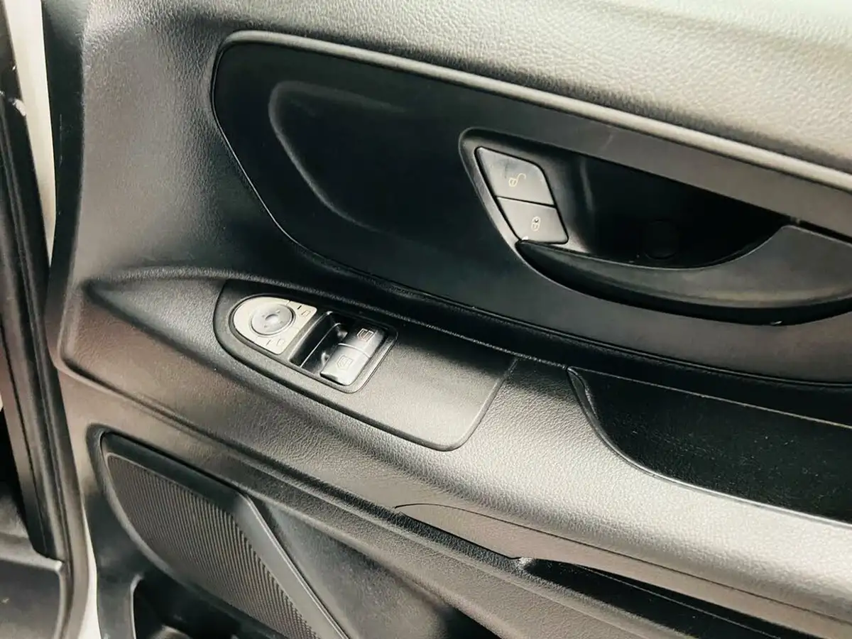 2021-mercedes-benz-vito-18-cdi-110-progressive-l3-panel-big-26