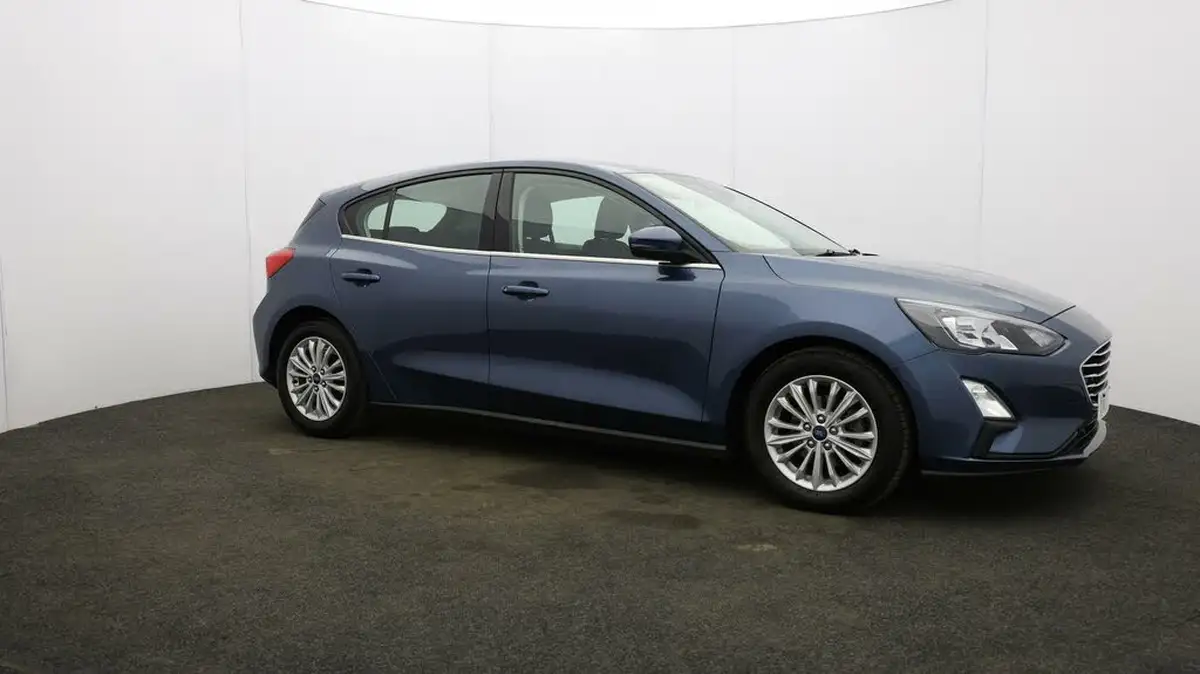 2021-ford-focus-15-titanium-edition-hatchback-big-42