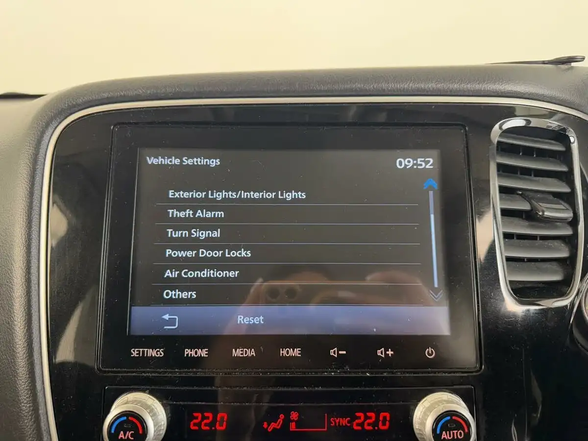 2019-mitsubishi-outlander-20-design-big-39