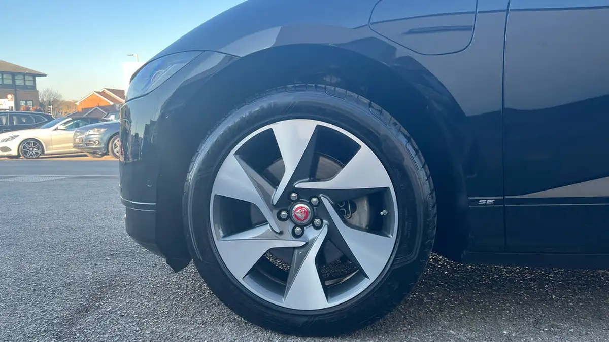2019-jaguar-i-pace-ev400-se-big-24
