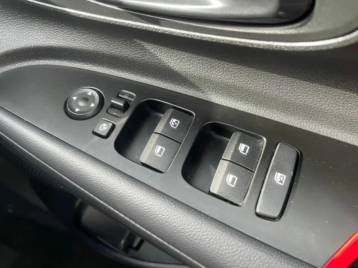 2022-hyundai-i20-10-t-gdi-n-line-dct-big-21