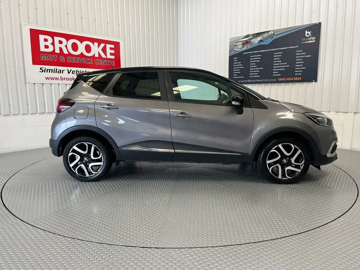 2018-renault-captur-09-tce-iconic-big-8