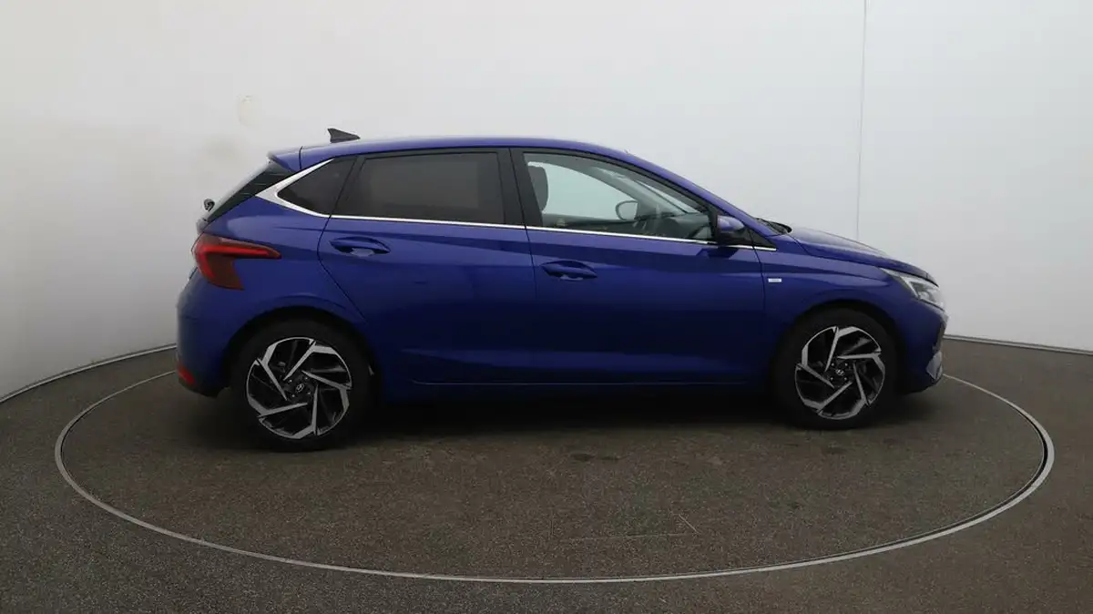 2023-hyundai-i20-10-t-gdi-premium-dct-big-8