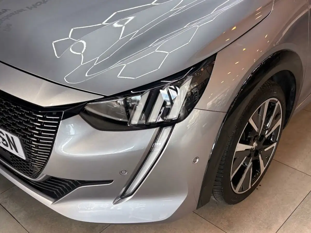 2022-peugeot-208-12-puretech-gt-100bhp-eat8-big-33