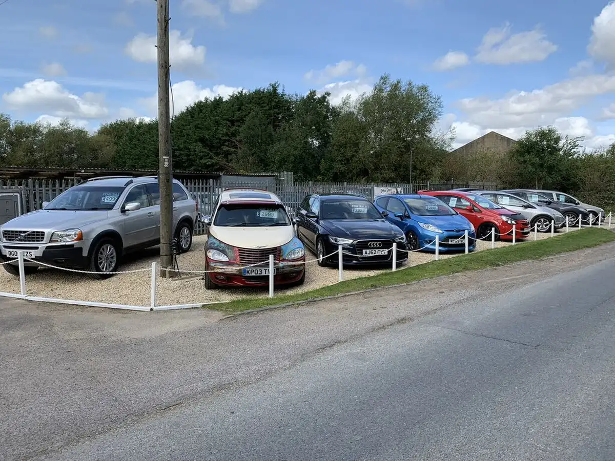 2019-skoda-superb-16tdi-se-technology-scr-estate-big-2