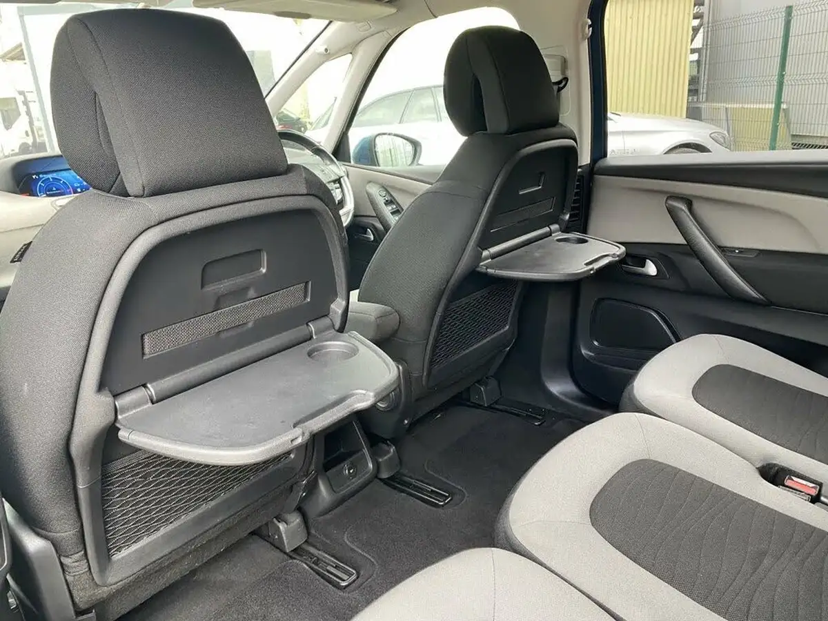 2016-citroen-grand-c4-picasso-16bluehdi-exclusive-big-23