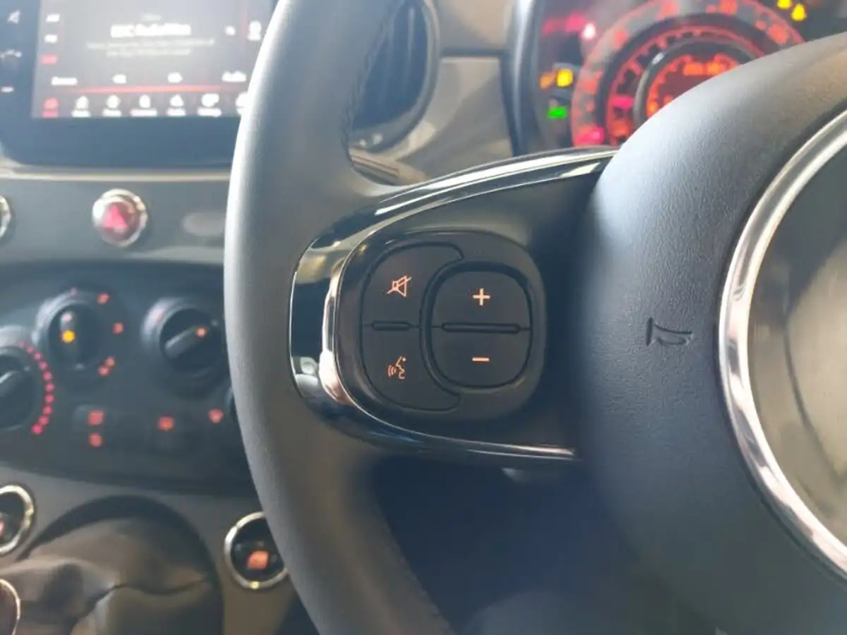 2022-fiat-500-10-dolcevita-big-12