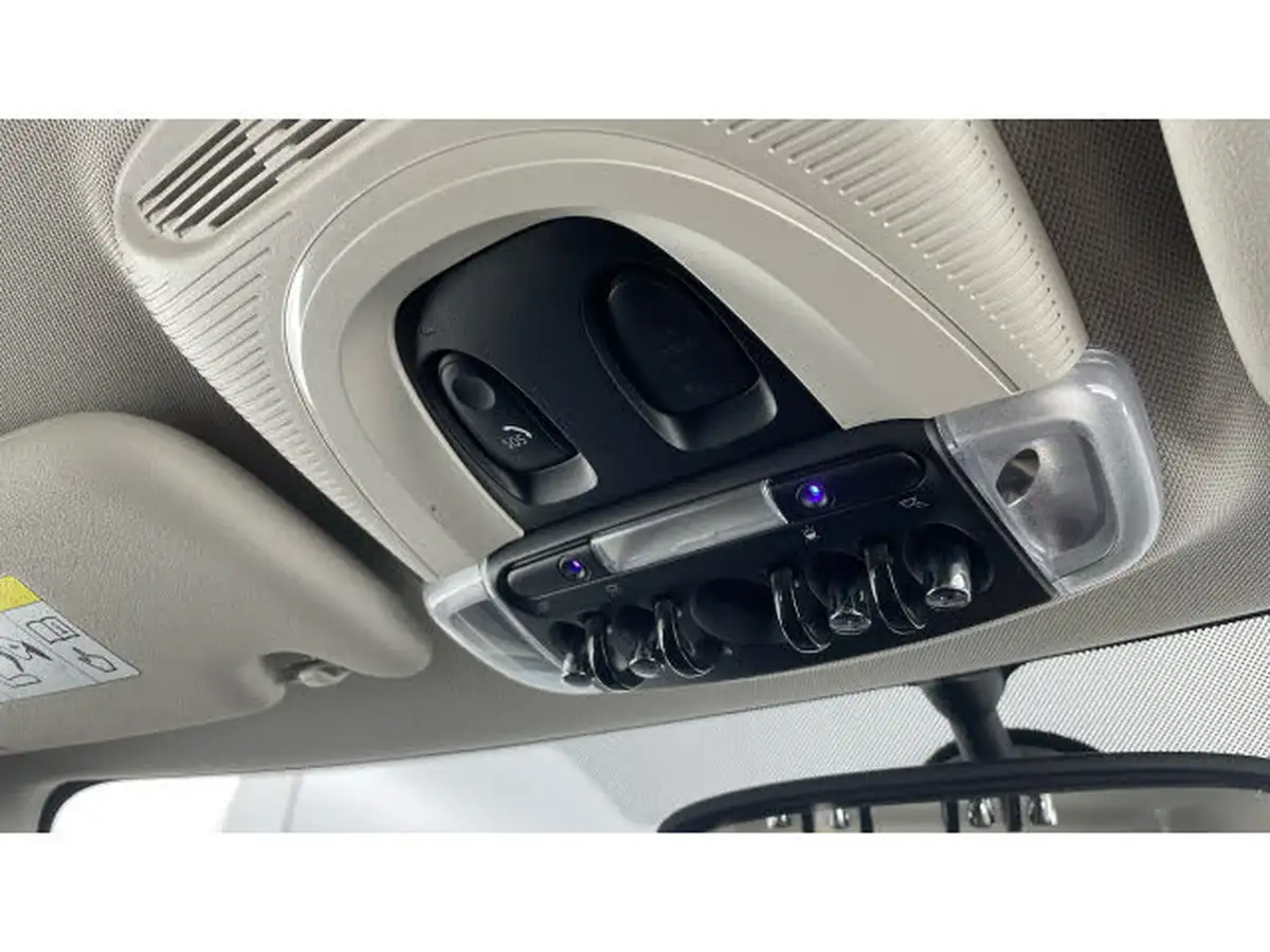 2018-mini-cooper-15-one-series-ii-ss-5d-big-55