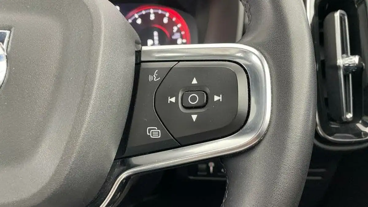 2022-volvo-xc40-15-t5-r-design-pro-big-24