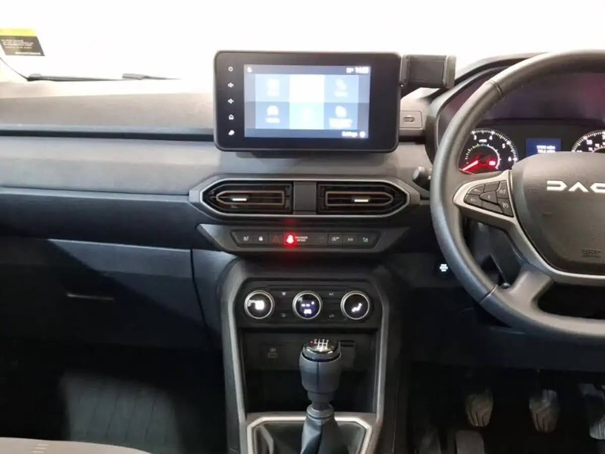 2023-dacia-sandero-stepway-10-tce-essential-90bhp-big-6