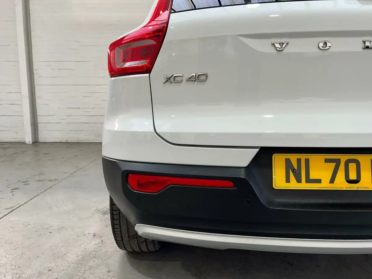 2020-volvo-xc40-15-t3-momentum-big-17