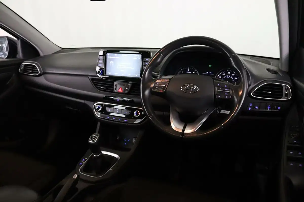 2018-hyundai-i30-16crdi-se-nav-110ps-hatchback-1598cc-big-12