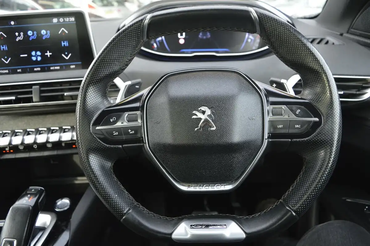 2019-peugeot-3008-suv-16-puretech-gt-line-180bhp-ss-eat8-big-16