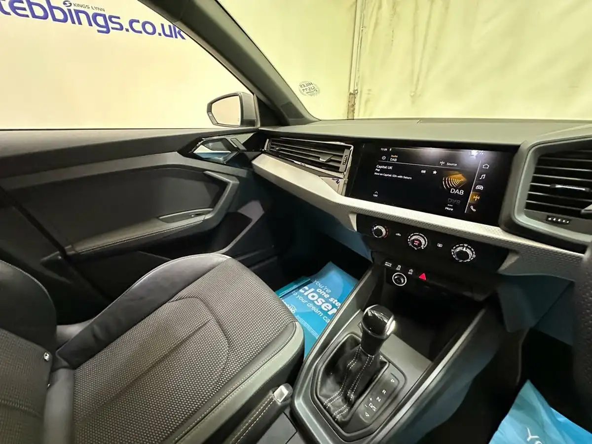 2019-audi-a1-20-40-tfsi-s-line-competition-ss-big-15