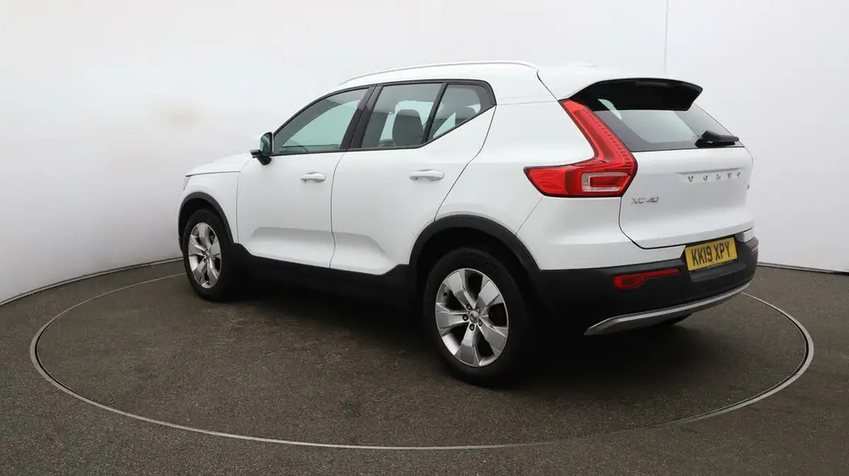 2019-volvo-xc40-15-t3-momentum-163bhp-big-5