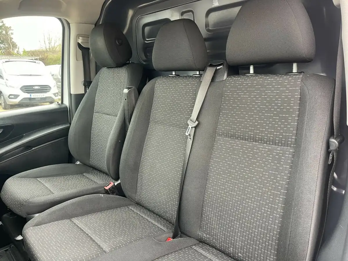 2021-mercedes-benz-vito-20cdi-116-progressive-l3-160bhpeu6dt-panel-big-9