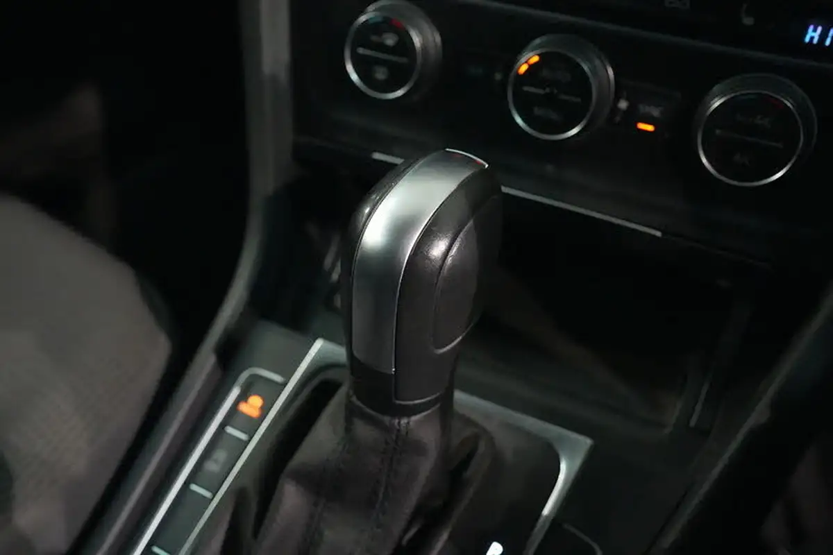 2020-volkswagen-golf-15-tsi-match-edition-150ps-estate-dsg-big-43