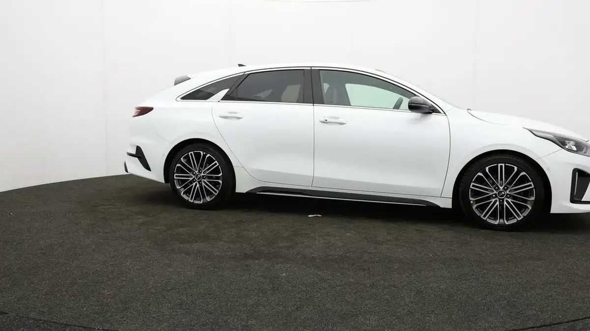 2021-kia-pro-ceed-15-t-gdi-gt-line-s-big-33