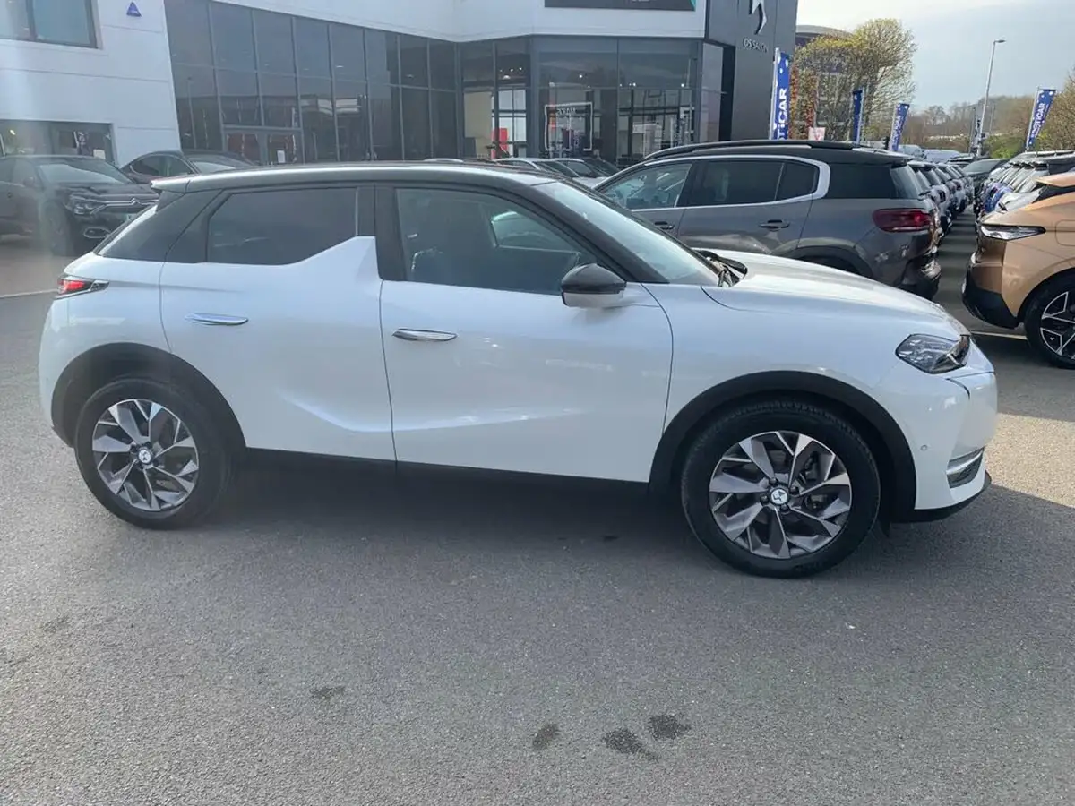 2022-ds-ds-3-crossback-e-tense-rivoli-big-4