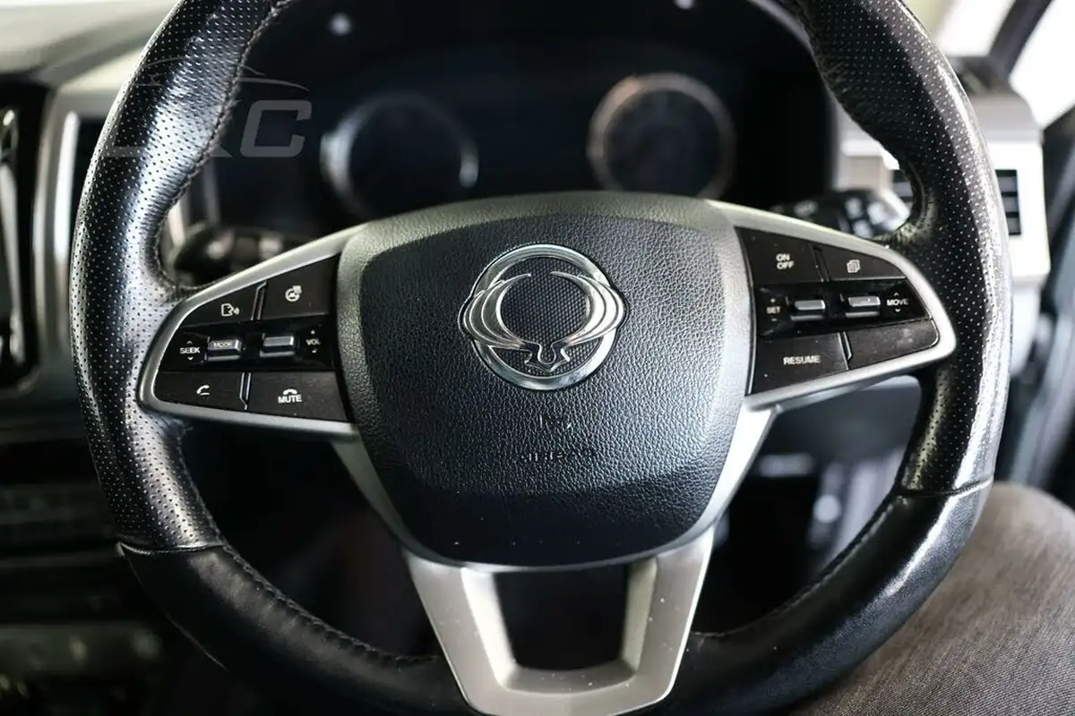 2017-kgm-ssangyong-rexton-22td-ultimate-big-18