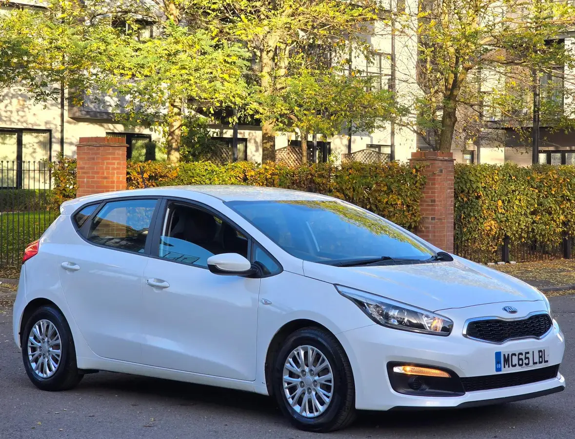 2016-kia-ceed-16crdi-1-hatchback-big-33