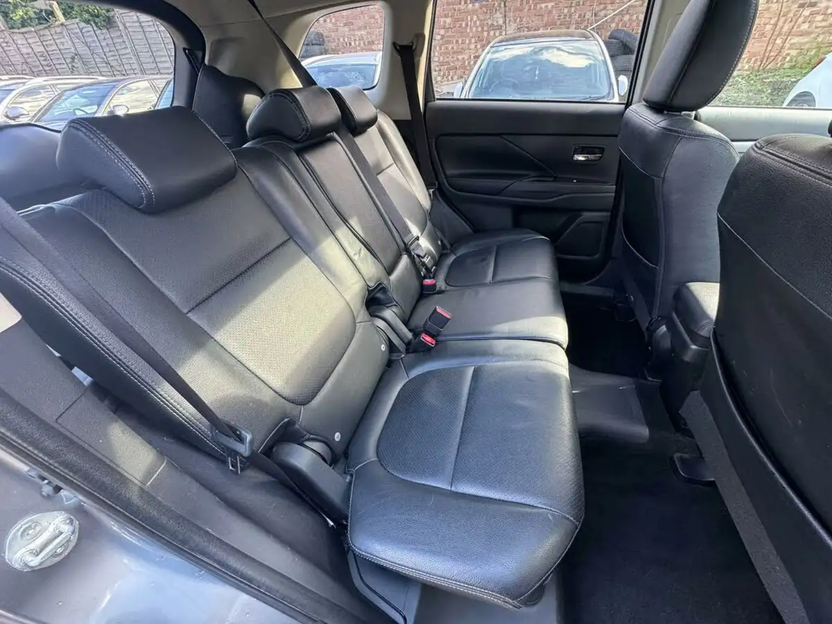 2014-mitsubishi-outlander-20-gx4h-big-33