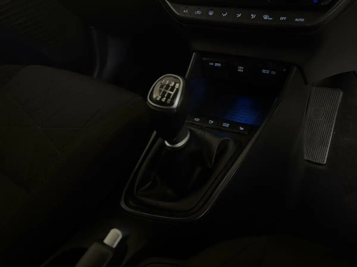 2022-hyundai-bayon-10-t-gdi-premium-100ps-big-32