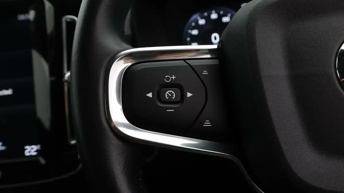 2020-volvo-xc40-15-t5-inscription-twin-engine-big-23