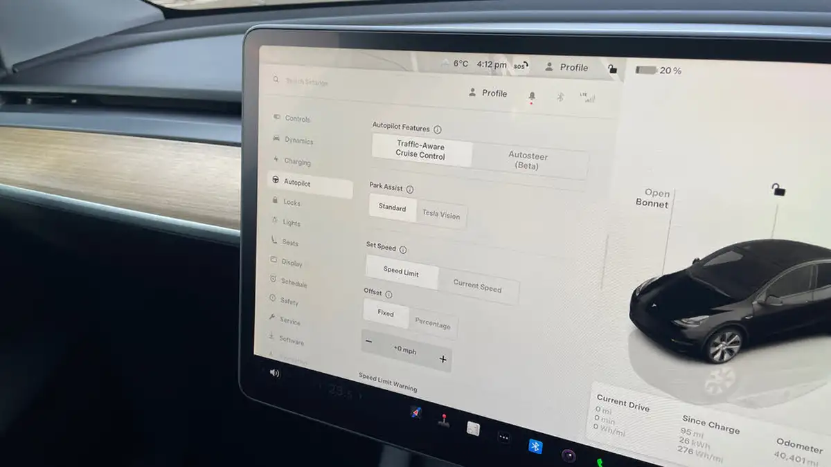 2022-tesla-model-y-e-long-range-big-27