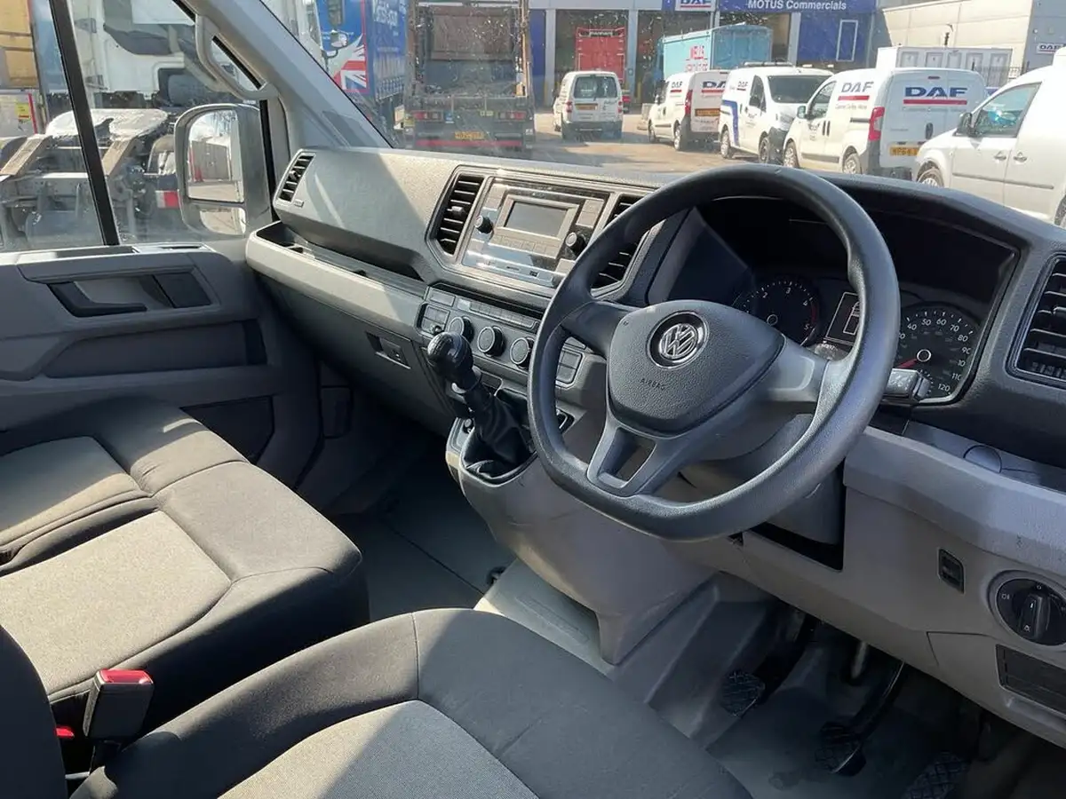 2021-volkswagen-crafter-20tdi-cr35-lwb-startline-140pseu6dt-e-chassis-cab-big-4